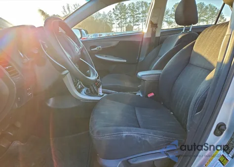 2013 Toyota Corolla Base z USA, uszkodzony, nr VIN 2T1BU4EE8DC002633